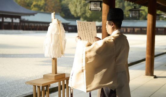 가시하라 진구 신직, 나가쿠라 켄이치 씨와 둘러싼 내배전 정식 참배